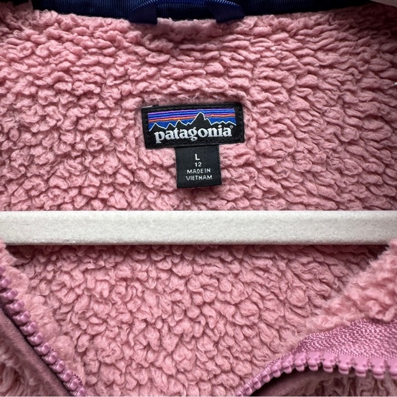 Patagonia Soft Pink Sherpa Vest - Picture 4 of 11